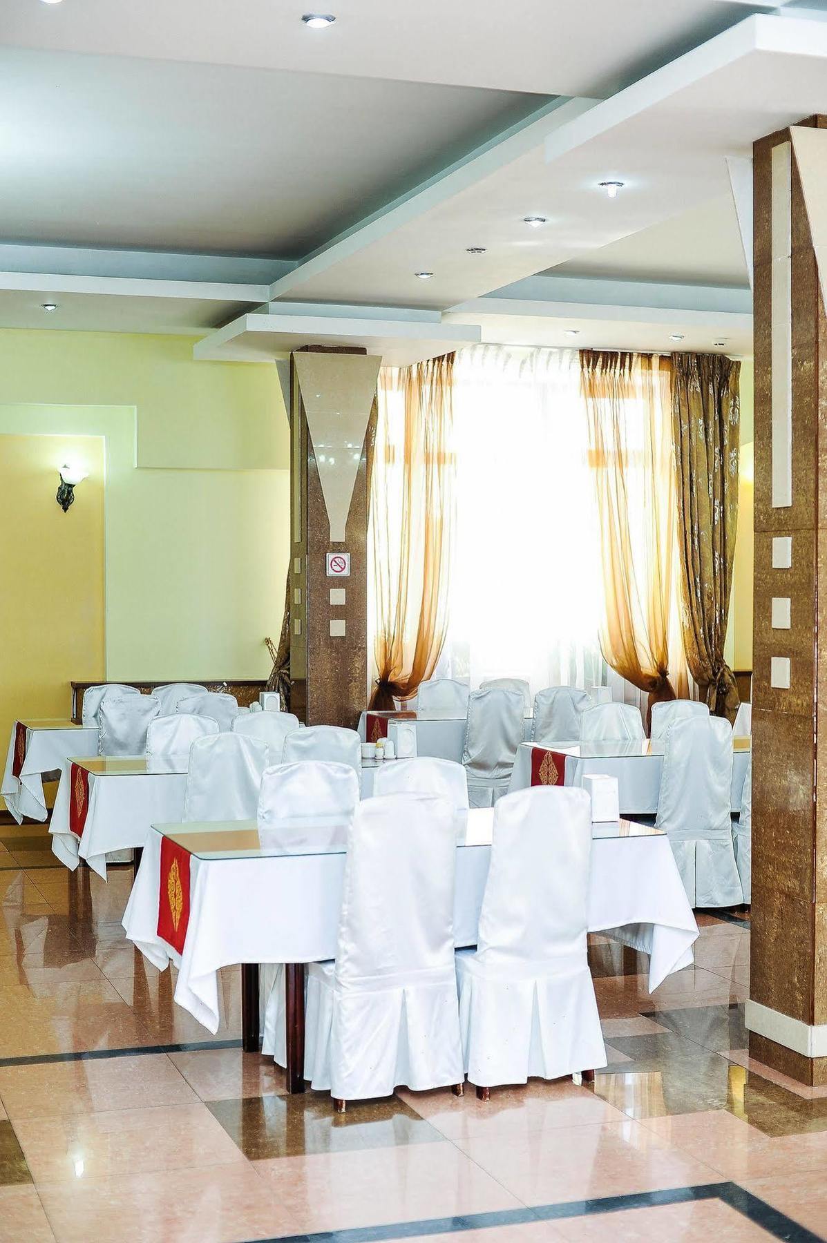 Dostyk Hotel Shymkent Bagian luar foto